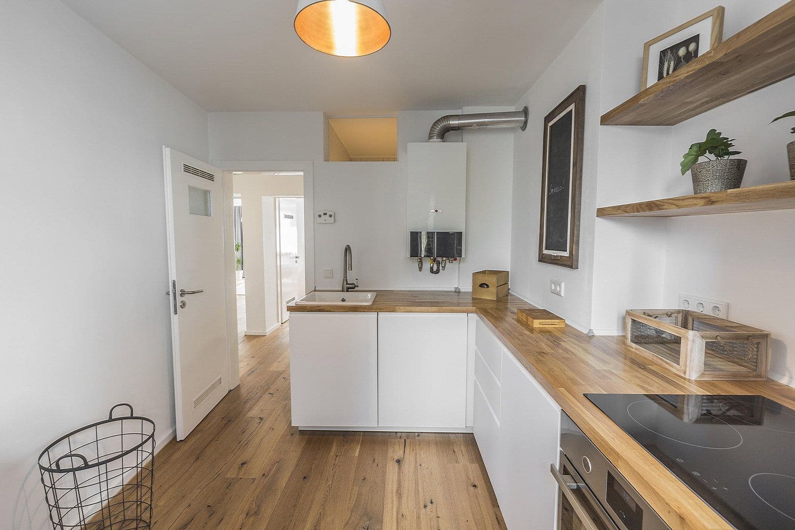 Prenájom bytu 2-izbový 56 m², Gladbacherstr. 27, Düsseldorf, Severné Porýnie - Westfálsko Prenájom bytu 2-izbový 56 m², Gladbacherstr. 27, Düsseldorf, Severné Porýnie - Westfálsko