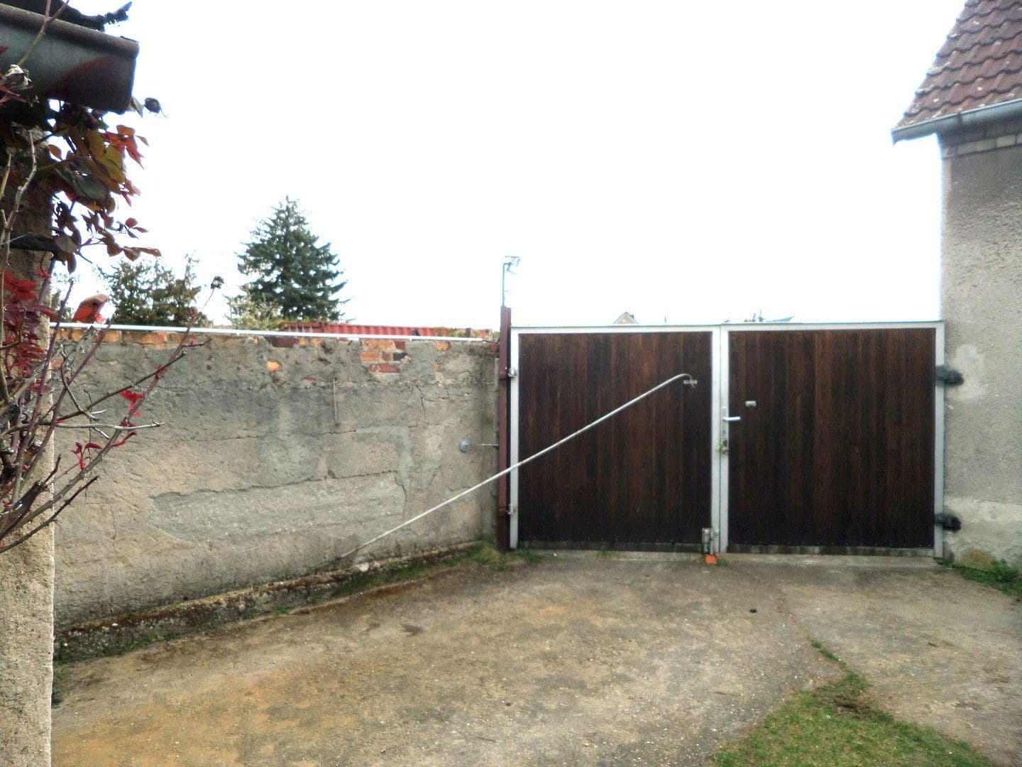 Predaj domu 79 m², pozemek 3.085 m², Doberlug-Kirchhain, Brandenbursko Predaj domu 79 m², pozemek 3.085 m², Doberlug-Kirchhain, Brandenbursko
