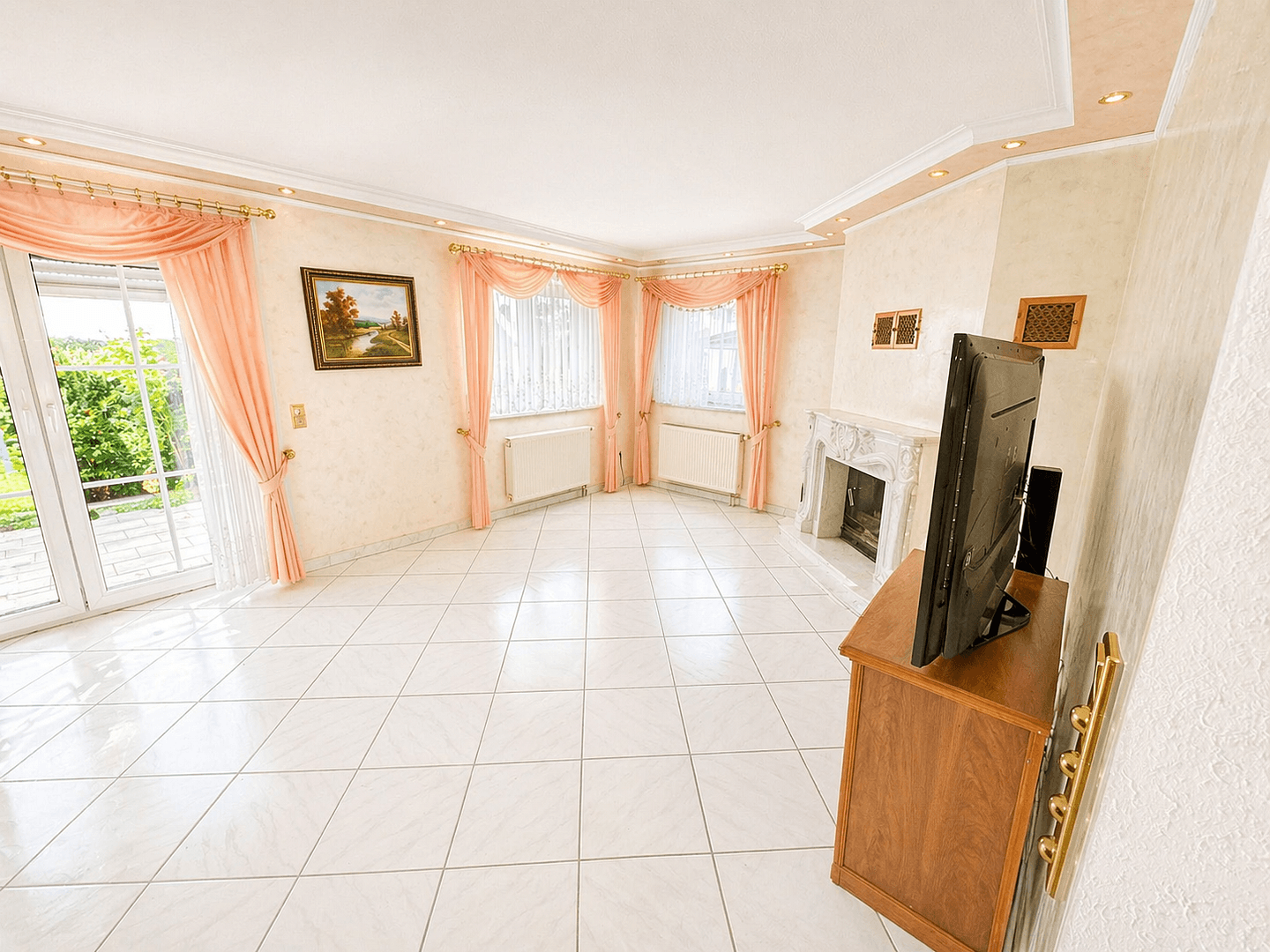 Predaj domu 105 m², pozemek 490 m², Mecklenburgerstr. 29, Langenzenn, Bavorsko Predaj domu 105 m², pozemek 490 m², Mecklenburgerstr. 29, Langenzenn, Bavorsko