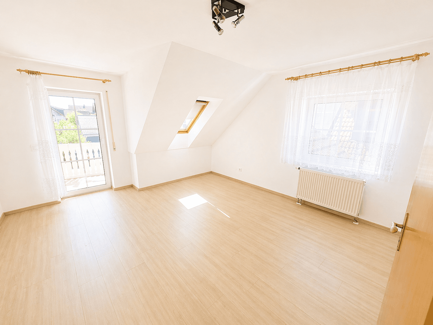 Predaj domu 105 m², pozemek 490 m², Mecklenburgerstr. 29, Langenzenn, Bavorsko Predaj domu 105 m², pozemek 490 m², Mecklenburgerstr. 29, Langenzenn, Bavorsko