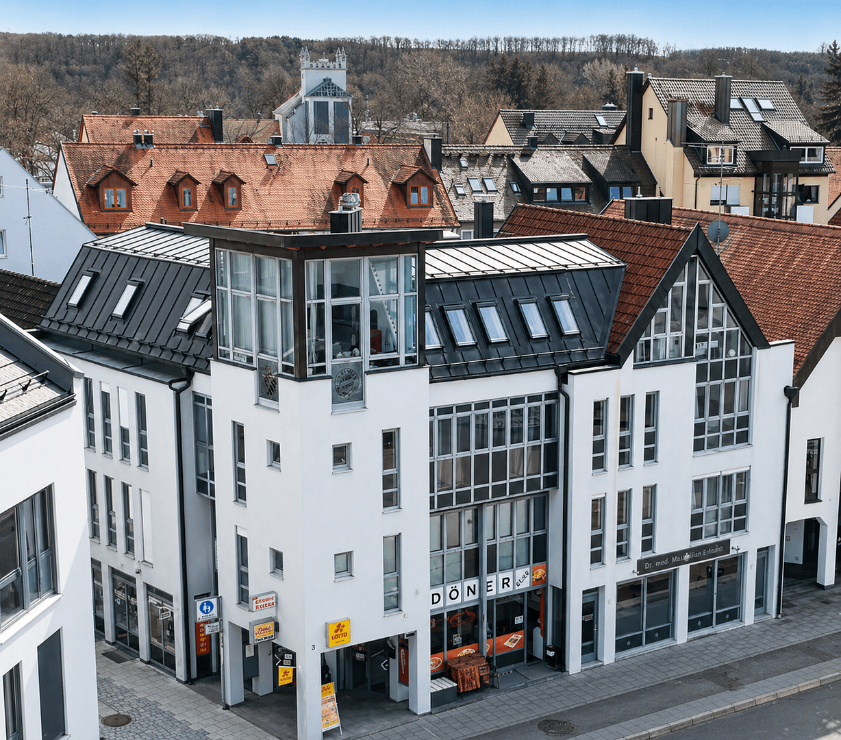 Prenájom bytu 4-izbový 138 m², Fürstenfeldbruck, Bavorsko Prenájom bytu 4-izbový 138 m², Fürstenfeldbruck, Bavorsko