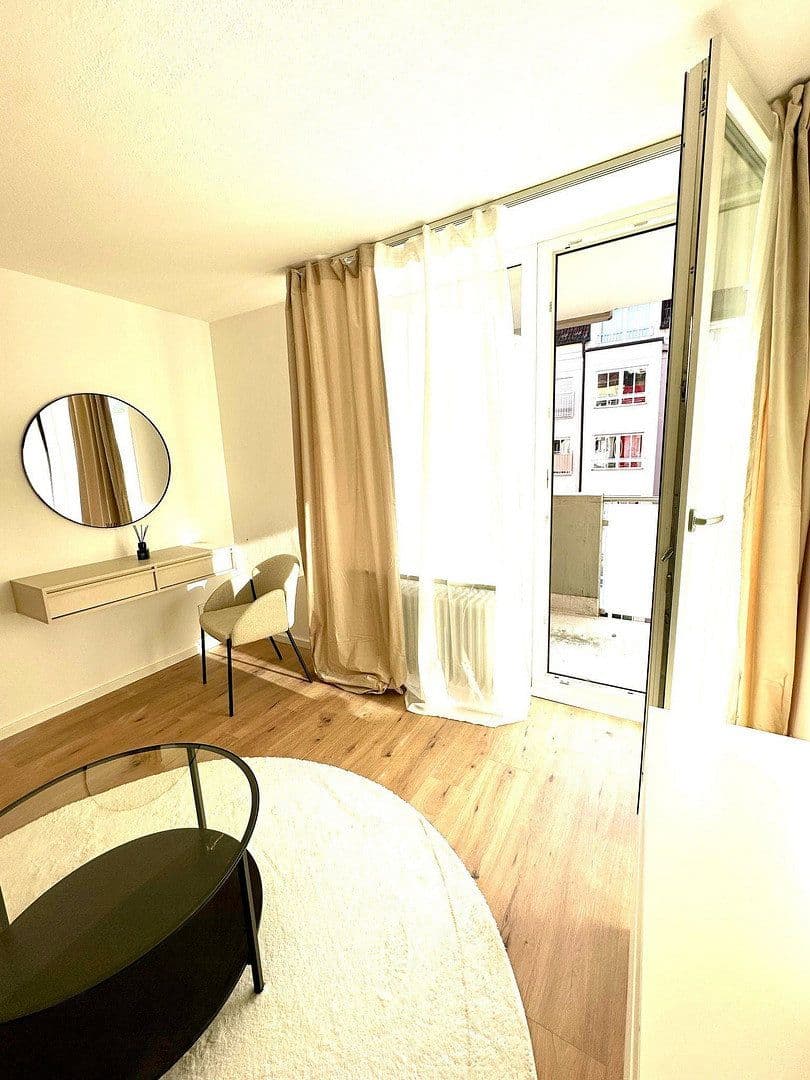 Prenájom bytu 50 m², Senftlstraße 1a, München, Bavorsko Prenájom bytu 50 m², Senftlstraße 1a, München, Bavorsko