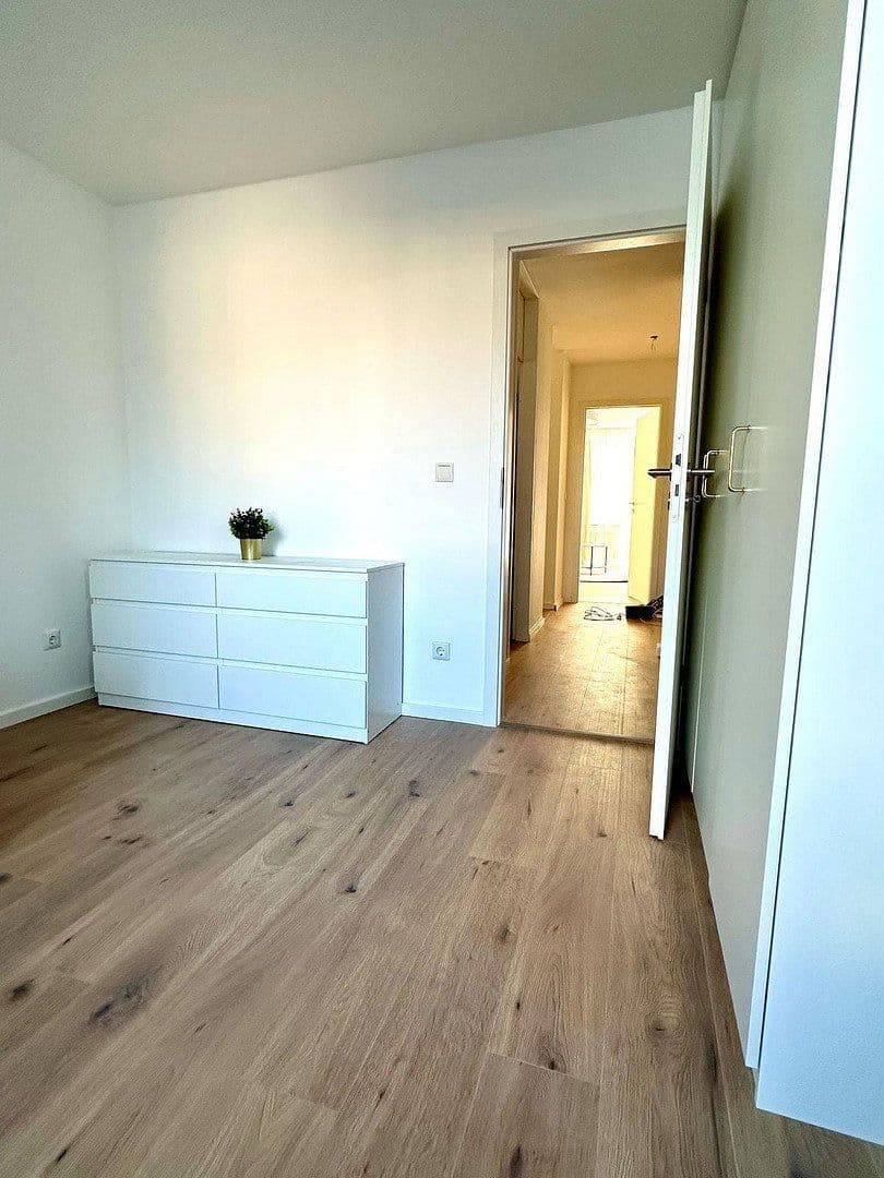 Prenájom bytu 50 m², Senftlstraße 1a, München, Bavorsko Prenájom bytu 50 m², Senftlstraße 1a, München, Bavorsko