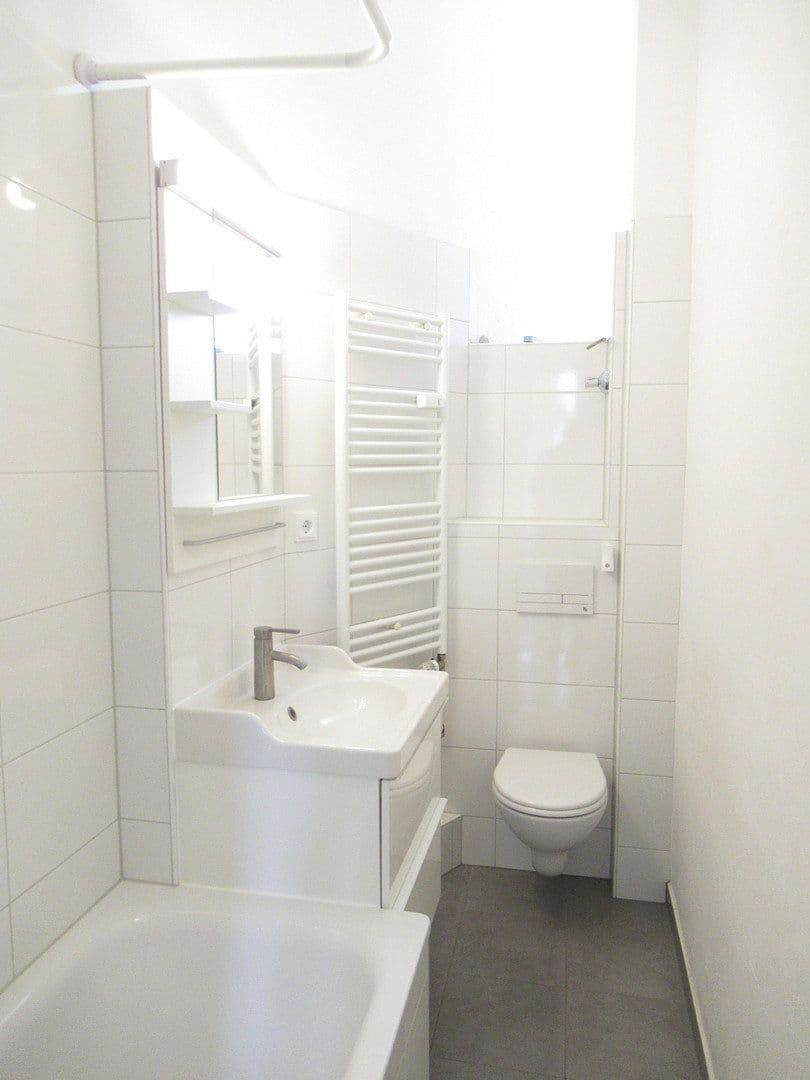 Prenájom bytu 3-izbový 93 m², Berlin, Berlín Prenájom bytu 3-izbový 93 m², Berlin, Berlín