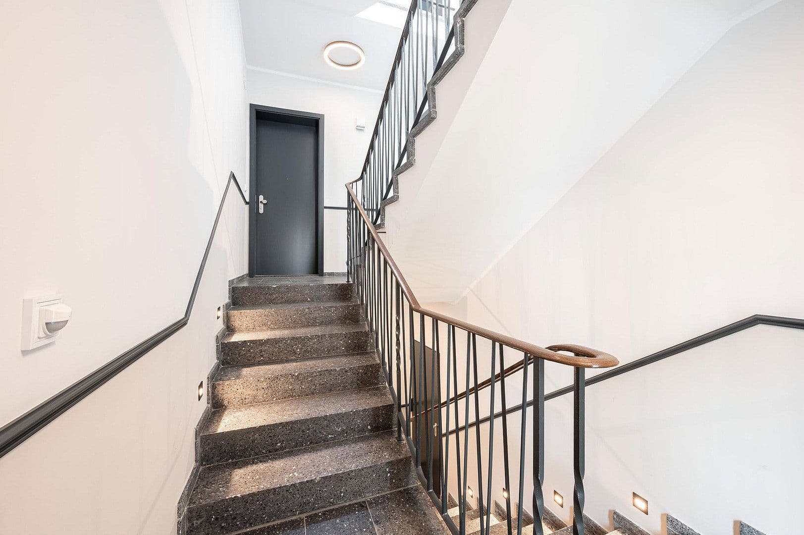 Predaj bytu 2-izbový 65 m², Leydenallee 37, Berlin, Berlín Predaj bytu 2-izbový 65 m², Leydenallee 37, Berlin, Berlín