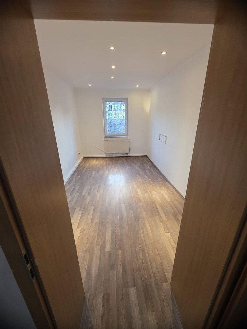 Prenájom bytu 2-izbový 40 m², Platenstr. 16, Nürnberg, Bavorsko Prenájom bytu 2-izbový 40 m², Platenstr. 16, Nürnberg, Bavorsko