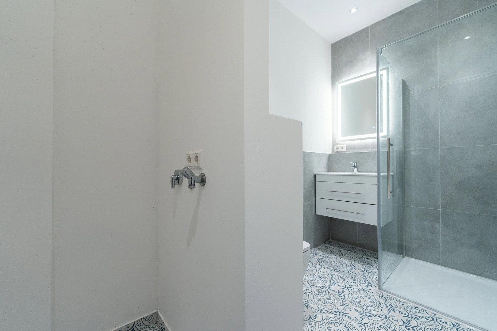 Prenájom bytu 5-izbový 131 m², Burgstallstrasse 35, Stuttgart, Bádensko-Wurttembersko Prenájom bytu 5-izbový 131 m², Burgstallstrasse 35, Stuttgart, Bádensko-Wurttembersko