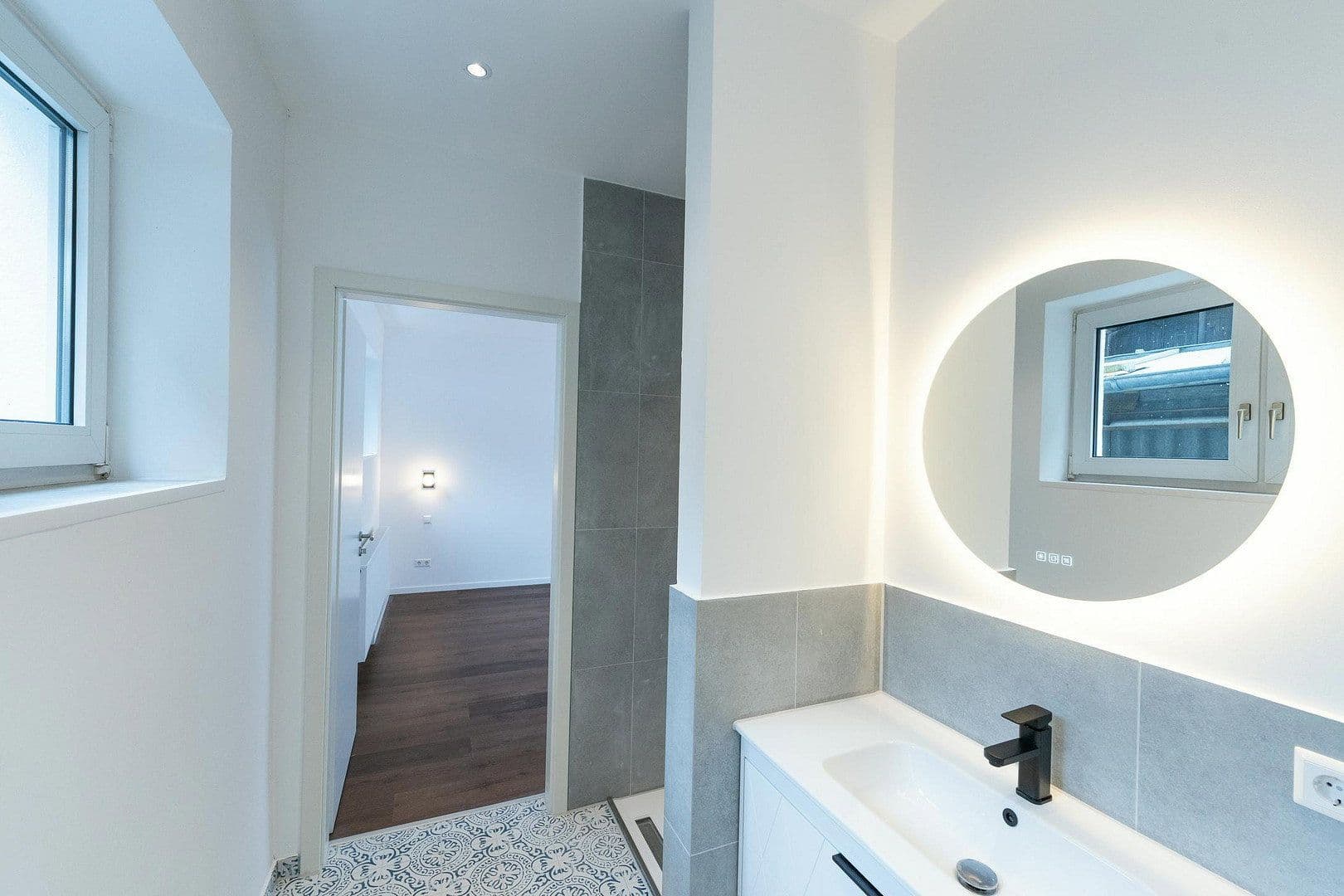 Prenájom bytu 5-izbový 131 m², Burgstallstrasse 35, Stuttgart, Bádensko-Wurttembersko Prenájom bytu 5-izbový 131 m², Burgstallstrasse 35, Stuttgart, Bádensko-Wurttembersko