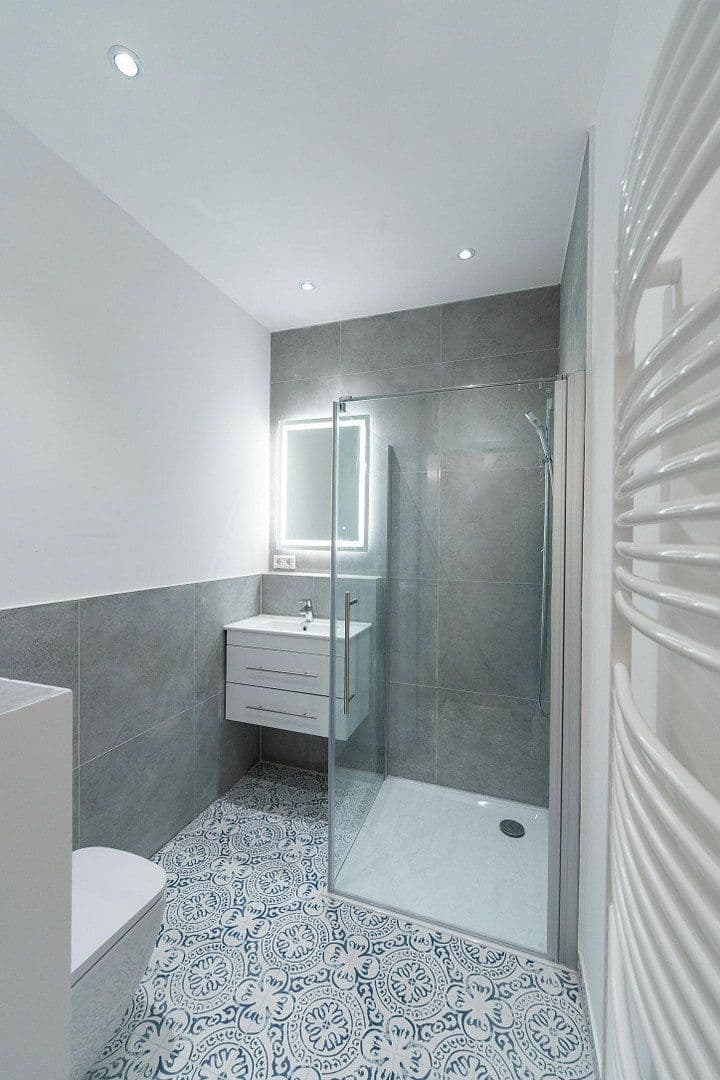 Prenájom bytu 5-izbový 131 m², Burgstallstrasse 35, Stuttgart, Bádensko-Wurttembersko Prenájom bytu 5-izbový 131 m², Burgstallstrasse 35, Stuttgart, Bádensko-Wurttembersko