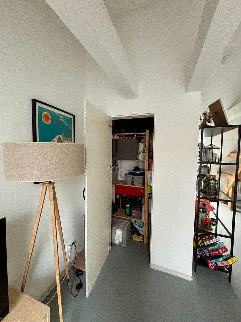 Prenájom bytu 2-izbový 62 m², Feuerseeplatz 10, Stuttgart, Bádensko-Wurttembersko Prenájom bytu 2-izbový 62 m², Feuerseeplatz 10, Stuttgart, Bádensko-Wurttembersko