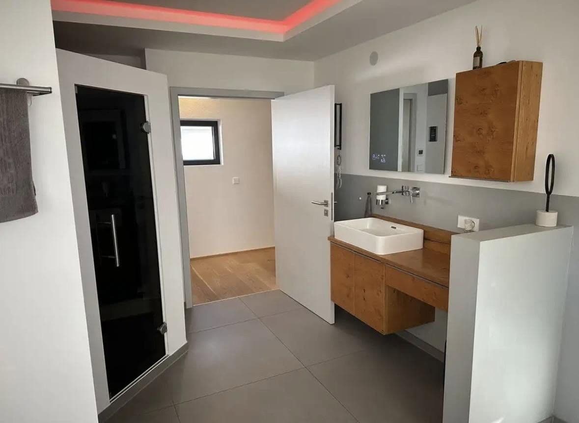 Predaj domu 264 m², pozemek 810 m², Heldenstein, Bavorsko Predaj domu 264 m², pozemek 810 m², Heldenstein, Bavorsko