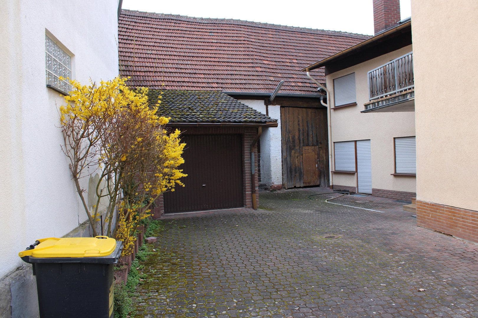 Predaj domu 291 m², pozemek 292 m², Stockstadt am Rhein, Hesensko Predaj domu 291 m², pozemek 292 m², Stockstadt am Rhein, Hesensko
