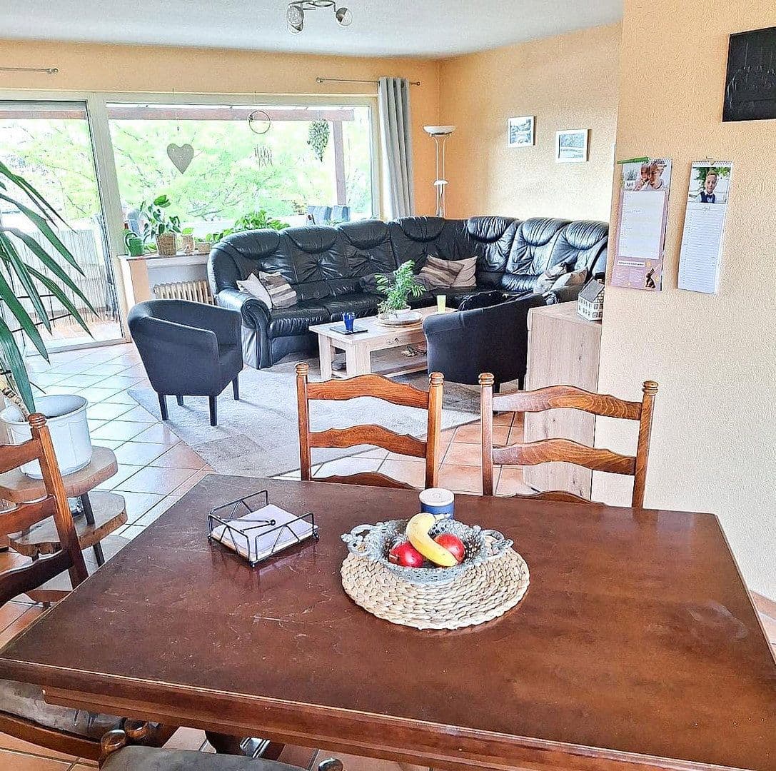 Prenájom bytu 4-izbový 106 m², Neuwied, Porýnie-Falcko Prenájom bytu 4-izbový 106 m², Neuwied, Porýnie-Falcko