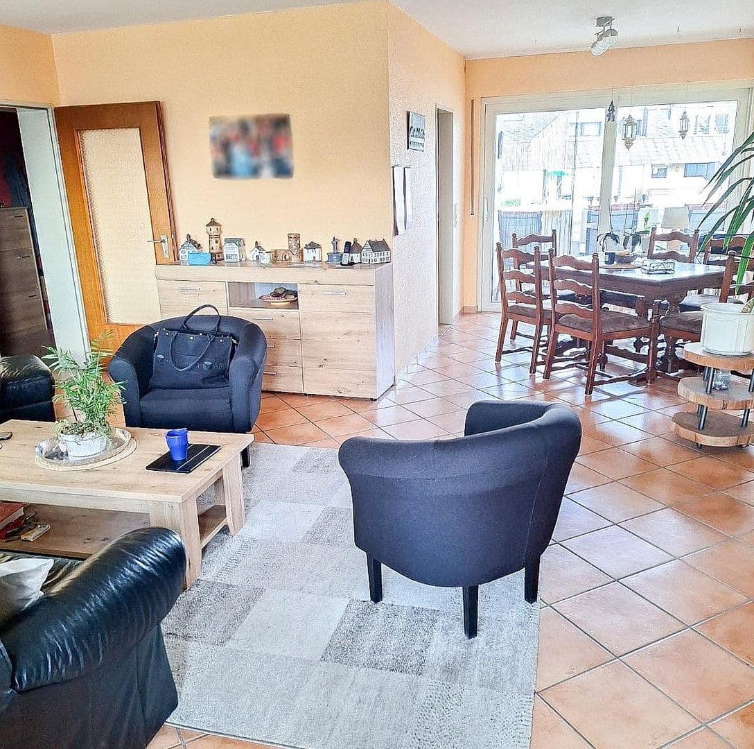 Prenájom bytu 4-izbový 106 m², Neuwied, Porýnie-Falcko Prenájom bytu 4-izbový 106 m², Neuwied, Porýnie-Falcko