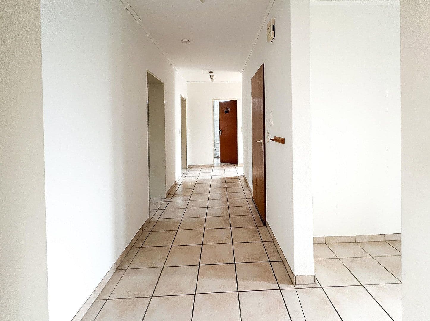 Prenájom bytu 4-izbový 106 m², Neuwied, Porýnie-Falcko Prenájom bytu 4-izbový 106 m², Neuwied, Porýnie-Falcko