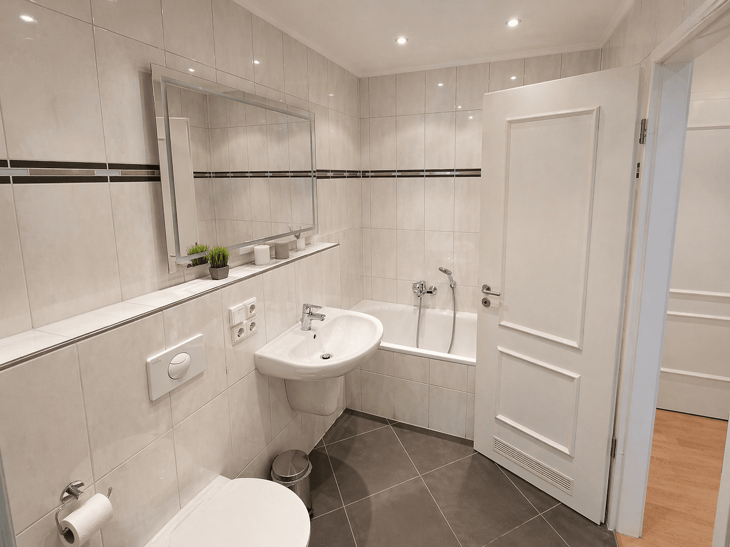 Predaj bytu 3-izbový 89 m², Frohnauer Weg 5, Hohen Neuendorf, Brandenbursko Predaj bytu 3-izbový 89 m², Frohnauer Weg 5, Hohen Neuendorf, Brandenbursko