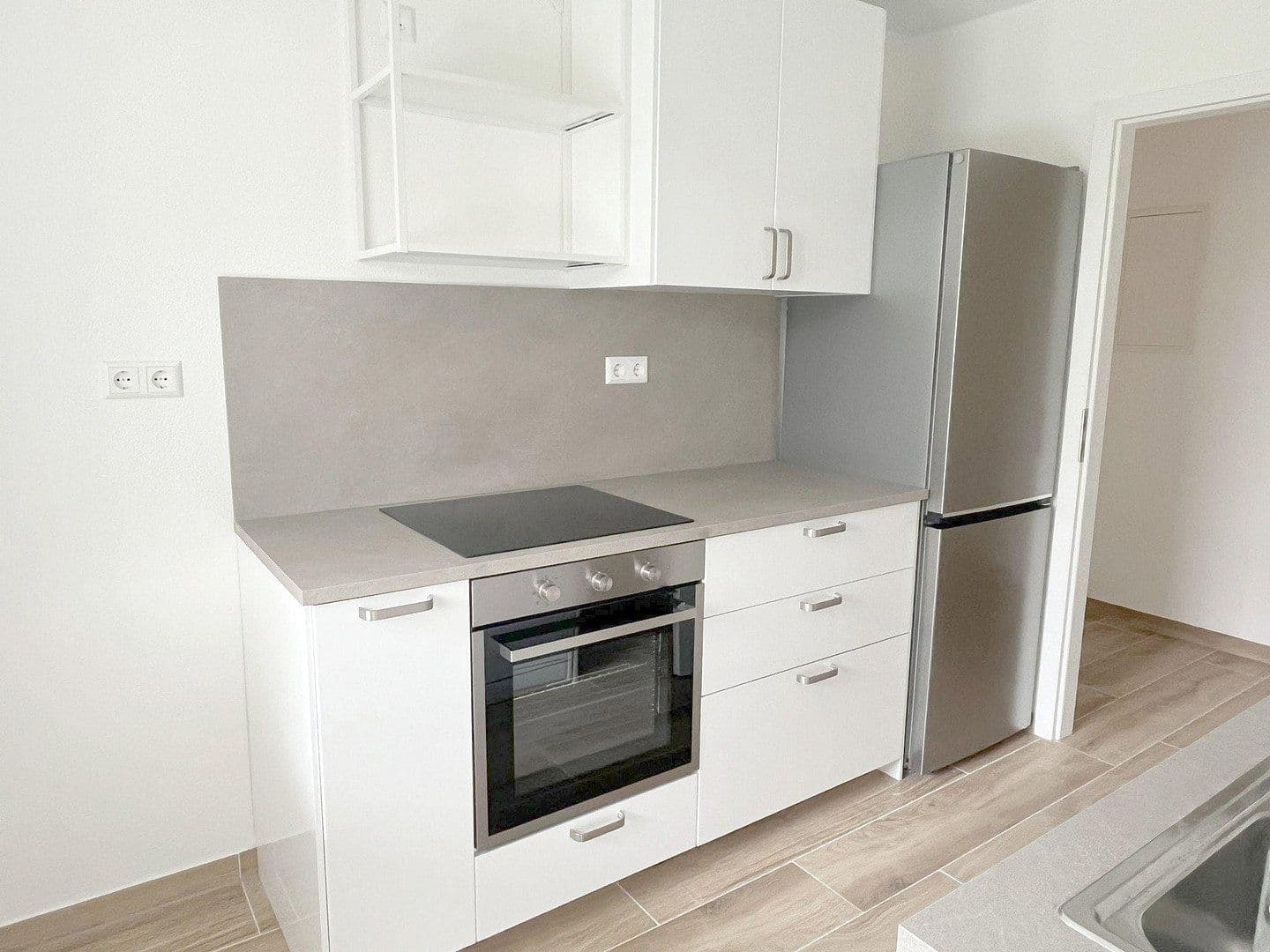 Prenájom bytu 3-izbový 65 m², Ulm, Bádensko-Wurttembersko Prenájom bytu 3-izbový 65 m², Ulm, Bádensko-Wurttembersko