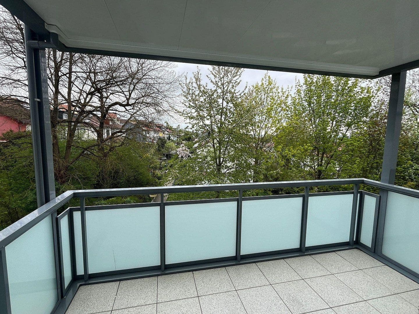 Prenájom bytu 3-izbový 65 m², Ulm, Bádensko-Wurttembersko Prenájom bytu 3-izbový 65 m², Ulm, Bádensko-Wurttembersko