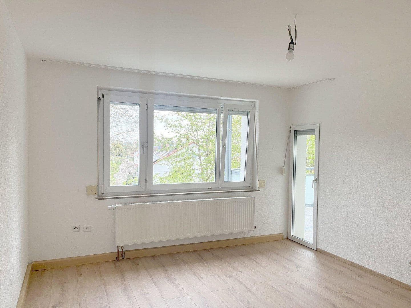 Prenájom bytu 3-izbový 65 m², Ulm, Bádensko-Wurttembersko Prenájom bytu 3-izbový 65 m², Ulm, Bádensko-Wurttembersko