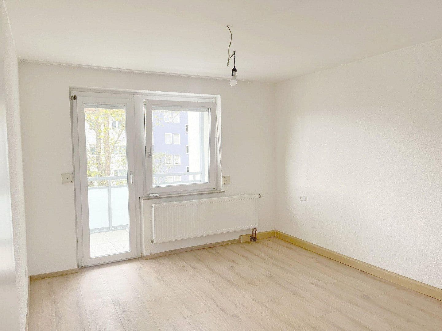 Prenájom bytu 3-izbový 65 m², Ulm, Bádensko-Wurttembersko Prenájom bytu 3-izbový 65 m², Ulm, Bádensko-Wurttembersko