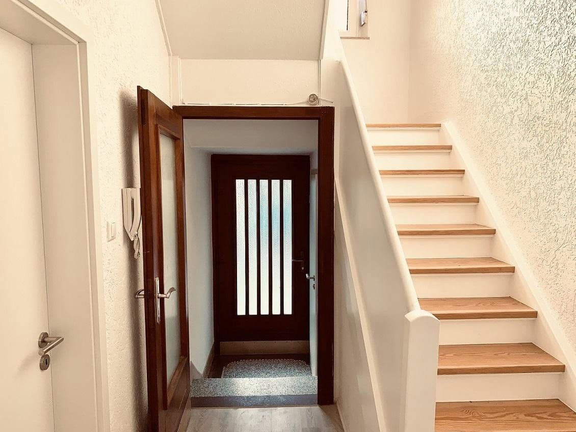 Prenájom domu 216 m², pozemek 350 m², Wallertheim, Porýnie-Falcko Prenájom domu 216 m², pozemek 350 m², Wallertheim, Porýnie-Falcko