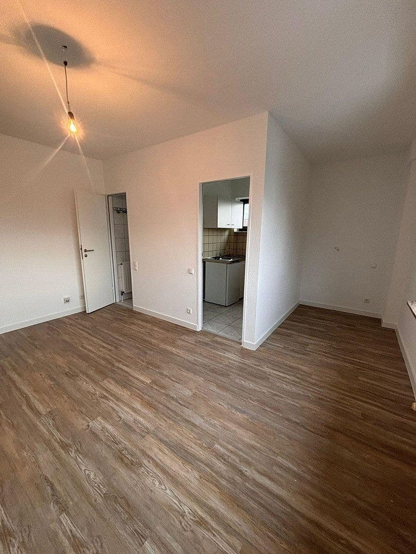 Prenájom bytu 1-izbový 23 m², Frankfurt, Hesensko Prenájom bytu 1-izbový 23 m², Frankfurt, Hesensko