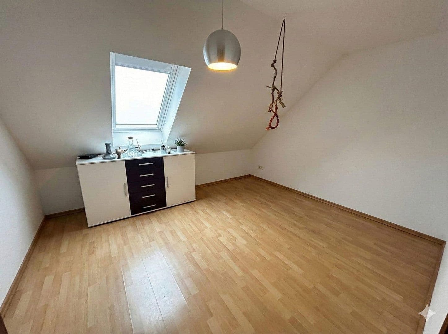 Predaj bytu 3-izbový 71 m², Neumünster, Šlezvicko-Holštajnsko Predaj bytu 3-izbový 71 m², Neumünster, Šlezvicko-Holštajnsko