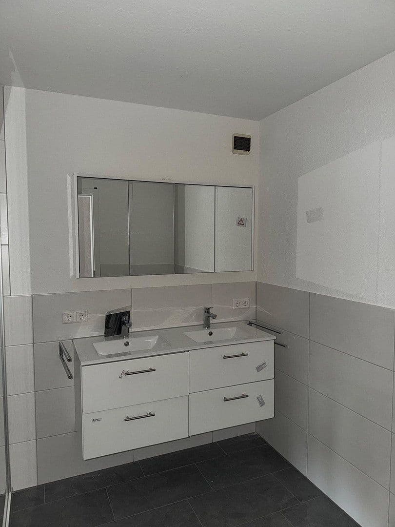 Predaj bytu 4-izbový 93 m², Alte Schulstr. 11, Zimmern ob Rottweil, Bádensko-Wurttembersko Predaj bytu 4-izbový 93 m², Alte Schulstr. 11, Zimmern ob Rottweil, Bádensko-Wurttembersko