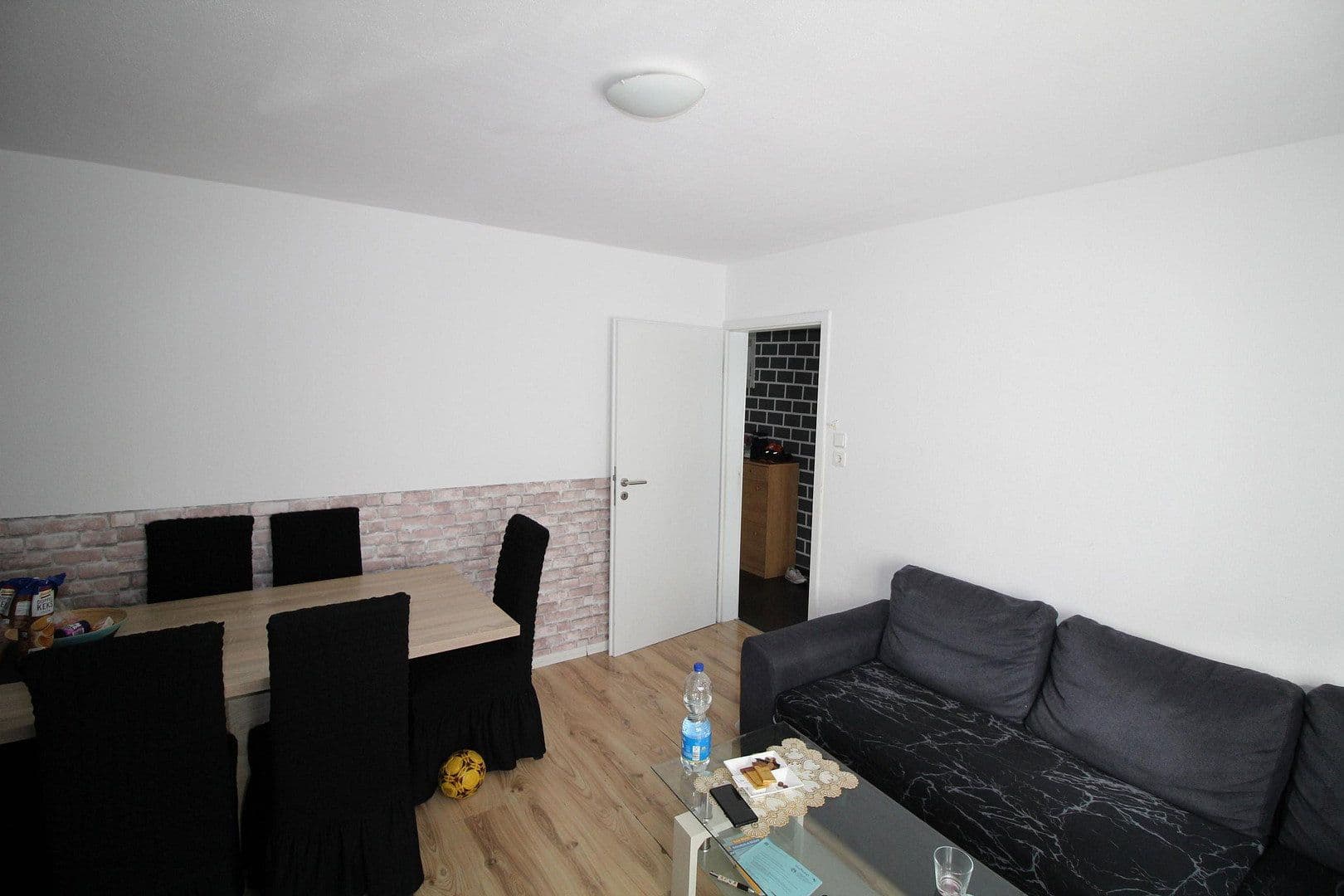 Predaj domu 163 m², pozemek 142 m², Stuttgart, Bádensko-Wurttembersko Predaj domu 163 m², pozemek 142 m², Stuttgart, Bádensko-Wurttembersko
