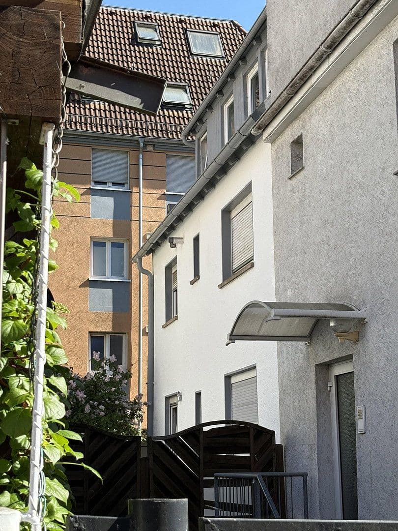Predaj domu 163 m², pozemek 142 m², Stuttgart, Bádensko-Wurttembersko Predaj domu 163 m², pozemek 142 m², Stuttgart, Bádensko-Wurttembersko