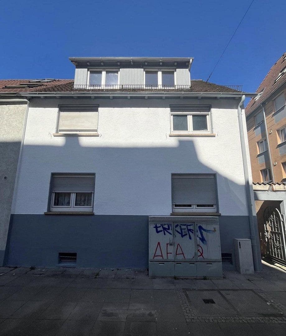 Predaj domu 163 m², pozemek 142 m², Stuttgart, Bádensko-Wurttembersko Predaj domu 163 m², pozemek 142 m², Stuttgart, Bádensko-Wurttembersko