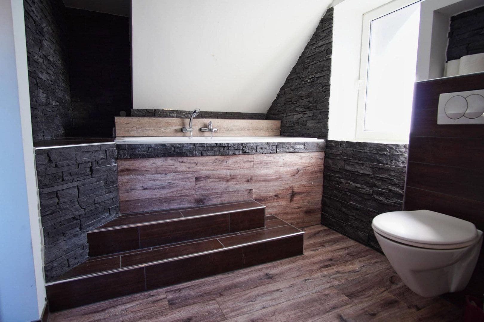 Prenájom bytu 3-izbový 110 m², Kürten, Severné Porýnie - Westfálsko Prenájom bytu 3-izbový 110 m², Kürten, Severné Porýnie - Westfálsko