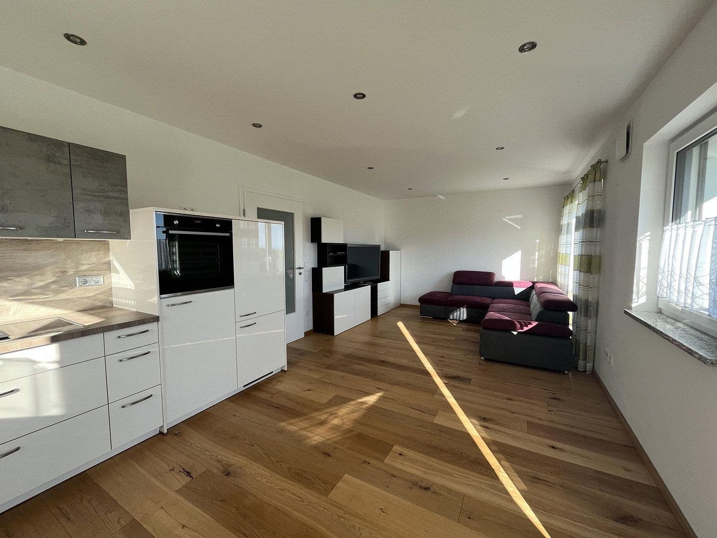 Prenájom bytu 2-izbový 73 m², Tittling, Bavorsko Prenájom bytu 2-izbový 73 m², Tittling, Bavorsko