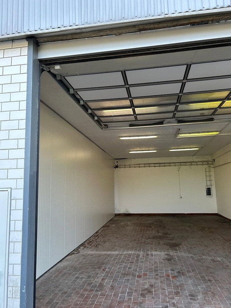 Prenájom nebytového priestoru 131 m², Iserlohn, Severné Porýnie - Westfálsko Prenájom nebytového priestoru 131 m², Iserlohn, Severné Porýnie - Westfálsko