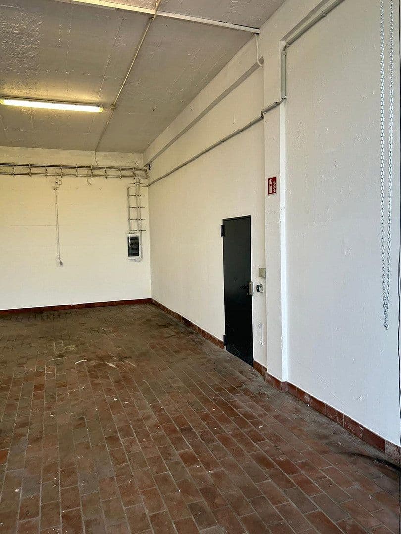 Prenájom nebytového priestoru 131 m², Iserlohn, Severné Porýnie - Westfálsko Prenájom nebytového priestoru 131 m², Iserlohn, Severné Porýnie - Westfálsko