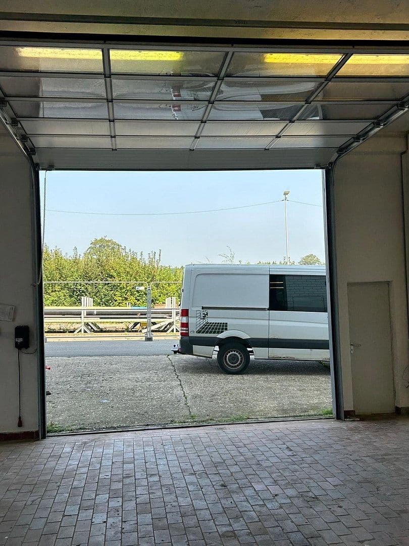 Prenájom nebytového priestoru 131 m², Iserlohn, Severné Porýnie - Westfálsko Prenájom nebytového priestoru 131 m², Iserlohn, Severné Porýnie - Westfálsko