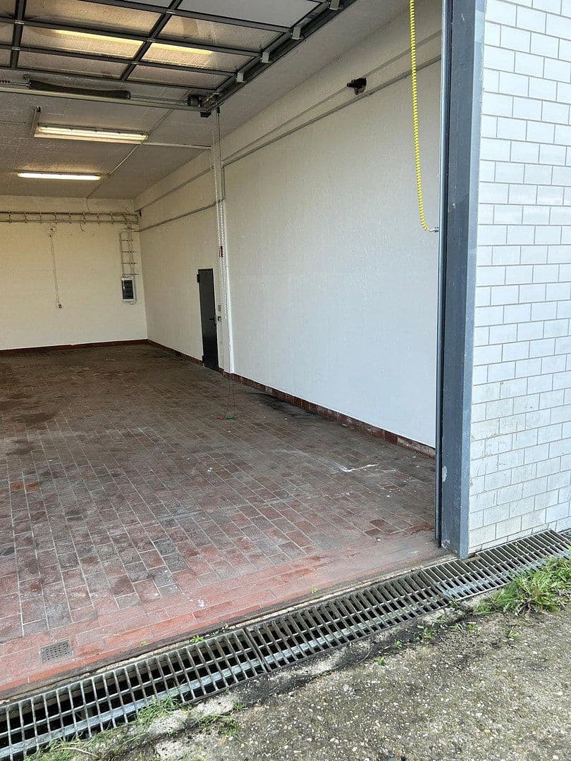 Prenájom nebytového priestoru 131 m², Iserlohn, Severné Porýnie - Westfálsko Prenájom nebytového priestoru 131 m², Iserlohn, Severné Porýnie - Westfálsko