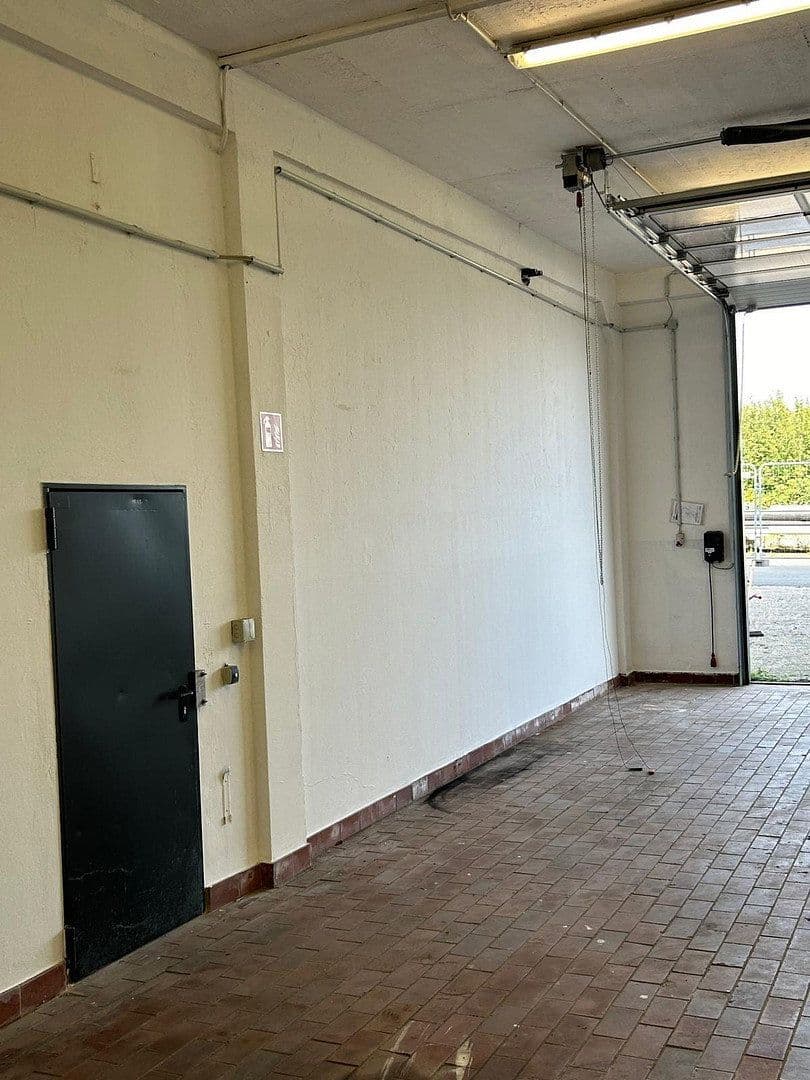 Prenájom nebytového priestoru 131 m², Iserlohn, Severné Porýnie - Westfálsko Prenájom nebytového priestoru 131 m², Iserlohn, Severné Porýnie - Westfálsko