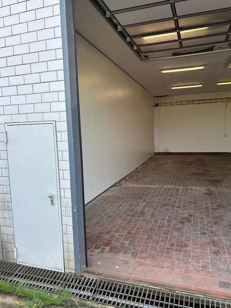 Prenájom nebytového priestoru 131 m², Iserlohn, Severné Porýnie - Westfálsko Prenájom nebytového priestoru 131 m², Iserlohn, Severné Porýnie - Westfálsko