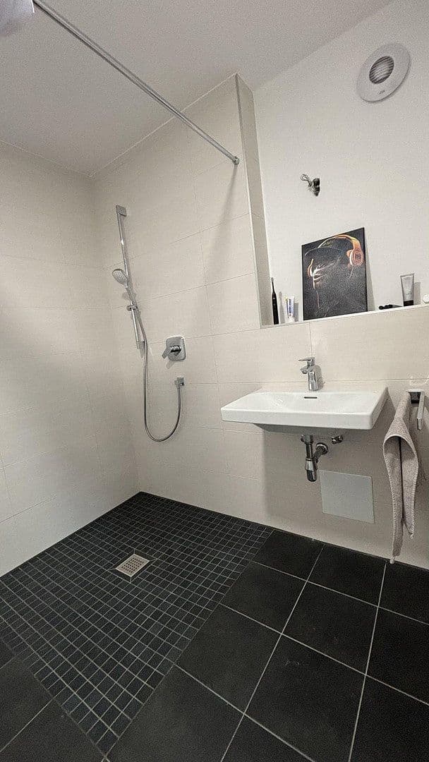 Prenájom bytu 1-izbový 33 m², Rebhuhnstr. 11, Augsburg, Bavorsko Prenájom bytu 1-izbový 33 m², Rebhuhnstr. 11, Augsburg, Bavorsko