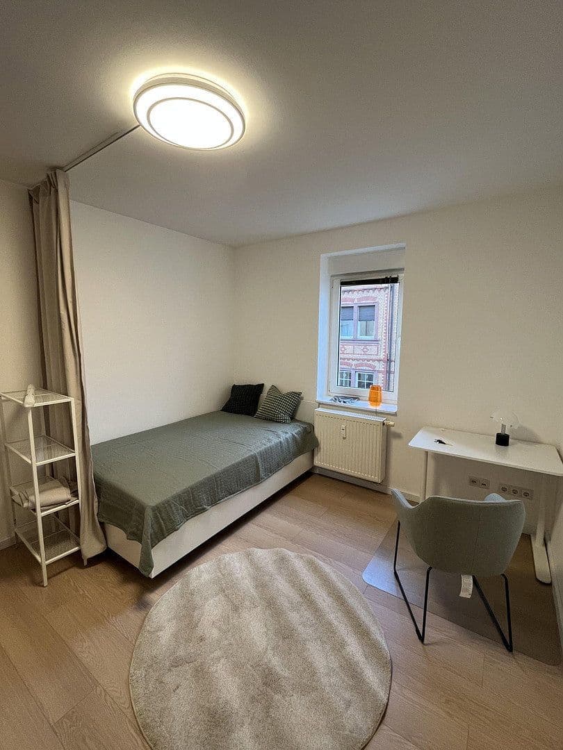 Prenájom bytu 1-izbový 21 m², Oeserstraße 13, Frankfurt Nied, Hesensko Prenájom bytu 1-izbový 21 m², Oeserstraße 13, Frankfurt Nied, Hesensko