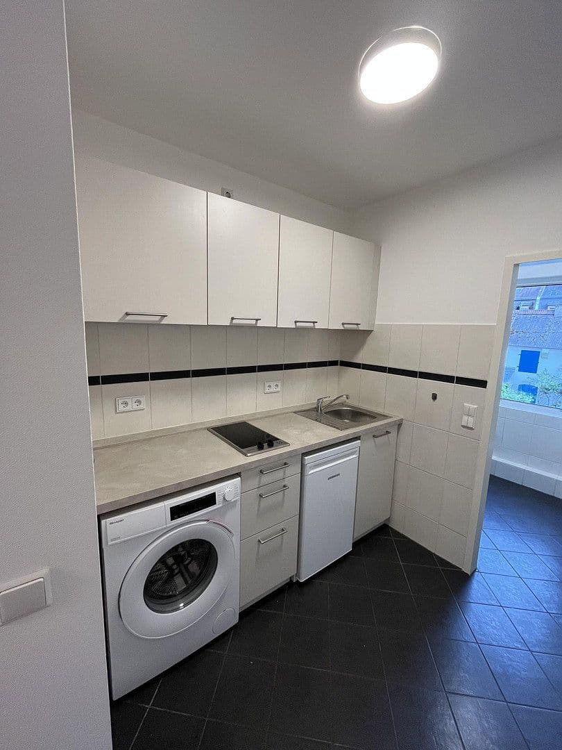 Prenájom bytu 1-izbový 21 m², Oeserstraße 13, Frankfurt Nied, Hesensko Prenájom bytu 1-izbový 21 m², Oeserstraße 13, Frankfurt Nied, Hesensko