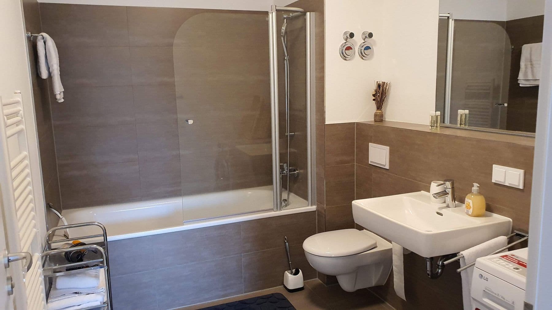 Prenájom bytu 3-izbový 76 m², Frankenallee 39, Frankfurt am Main, Hesensko Prenájom bytu 3-izbový 76 m², Frankenallee 39, Frankfurt am Main, Hesensko