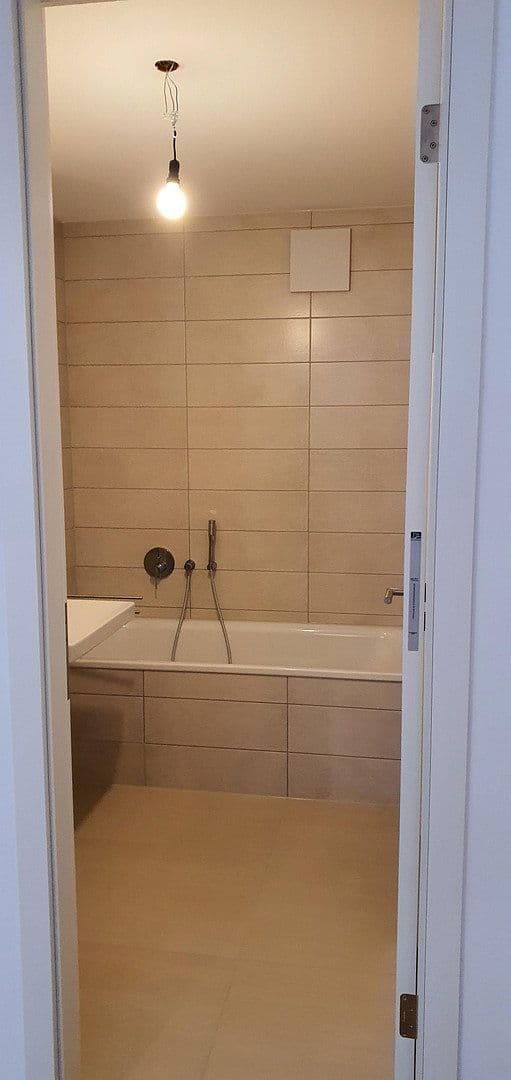 Prenájom bytu 2-izbový 60 m², Siegmund-Schacky-Str. 15, München, Bavorsko Prenájom bytu 2-izbový 60 m², Siegmund-Schacky-Str. 15, München, Bavorsko