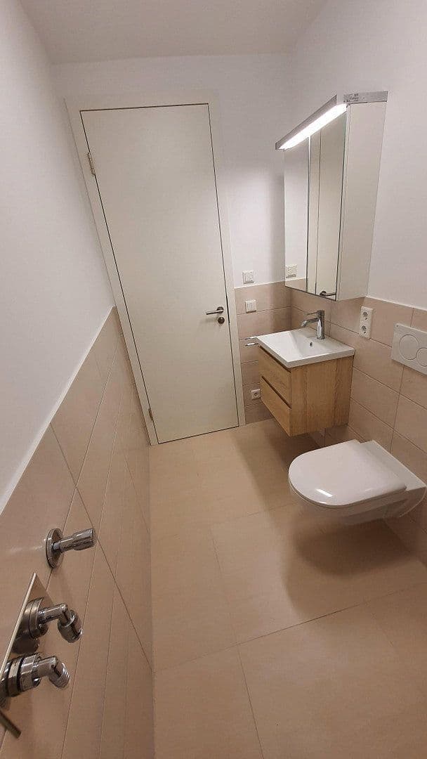 Prenájom bytu 2-izbový 60 m², Siegmund-Schacky-Str. 15, München, Bavorsko Prenájom bytu 2-izbový 60 m², Siegmund-Schacky-Str. 15, München, Bavorsko