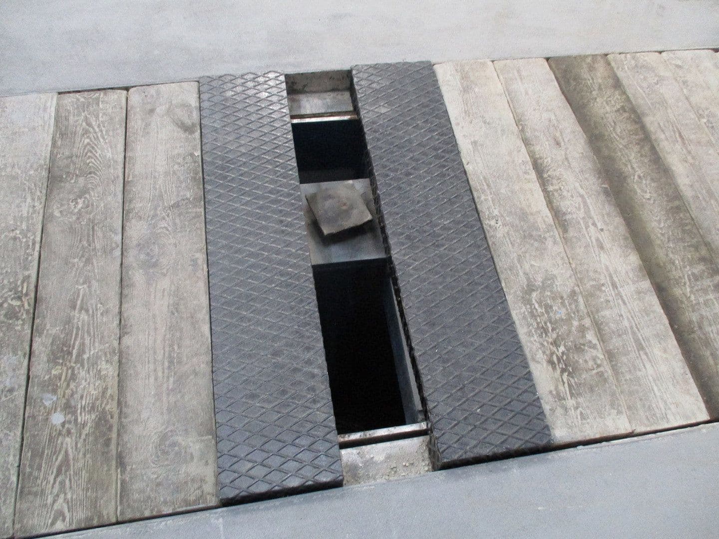 Prenájom nebytového priestoru 1.400 m², Berlin, Berlín Prenájom nebytového priestoru 1.400 m², Berlin, Berlín