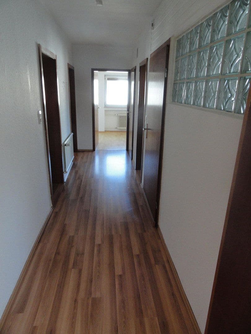 Prenájom bytu 3-izbový 83 m², Swisttal, Severné Porýnie - Westfálsko Prenájom bytu 3-izbový 83 m², Swisttal, Severné Porýnie - Westfálsko