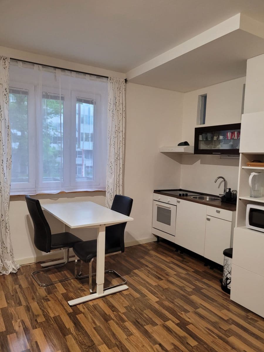 Prenájom bytu 2-izbový 48 m², Prievozská, Ružinov, Bratislavský kraj Prenájom bytu 2-izbový 48 m², Prievozská, Ružinov, Bratislavský kraj