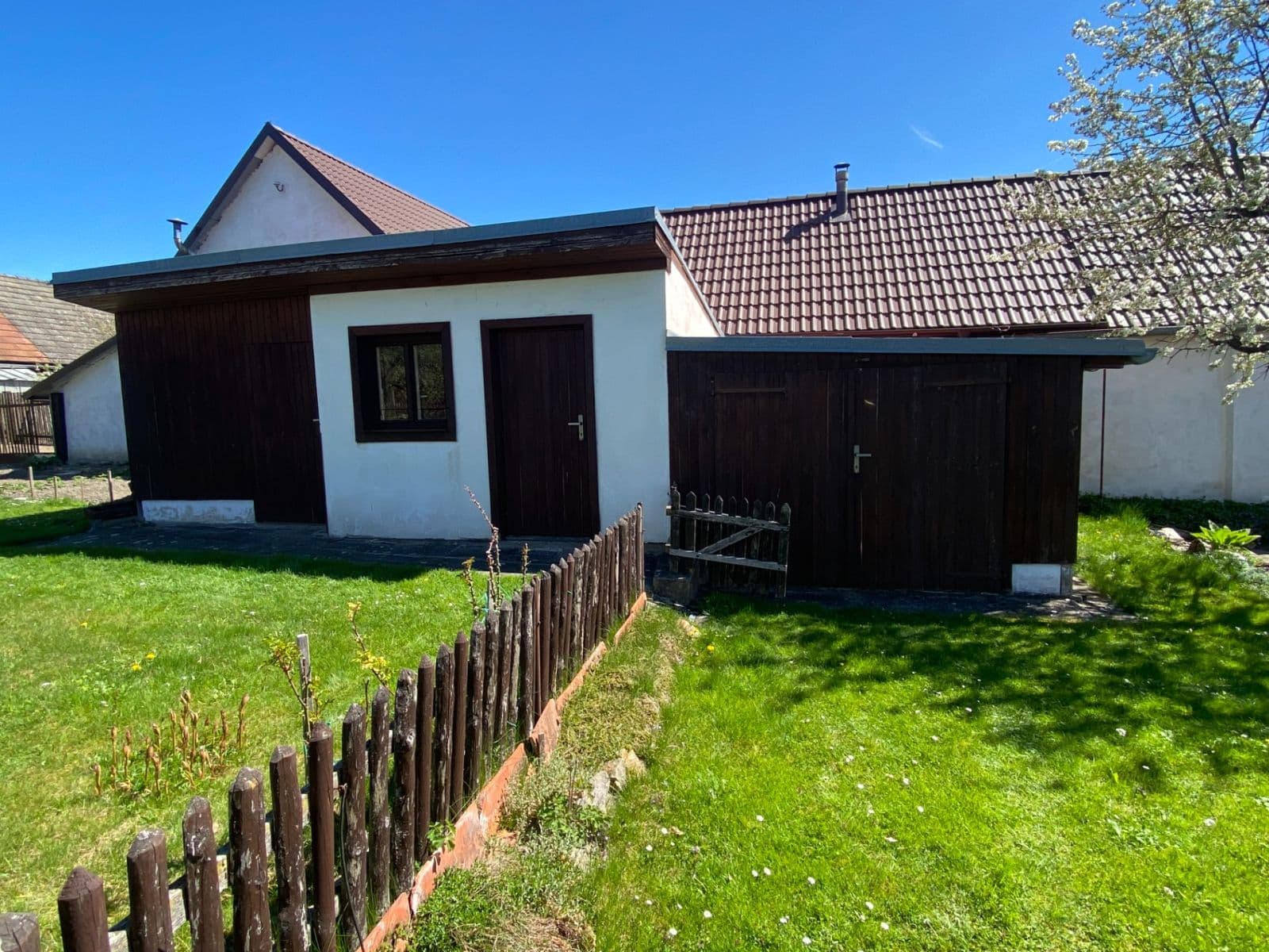 Predaj rekreačného objektu 71 m², pozemek 576 m², Stádlec, Jihočeský kraj Predaj rekreačného objektu 71 m², pozemek 576 m², Stádlec, Jihočeský kraj