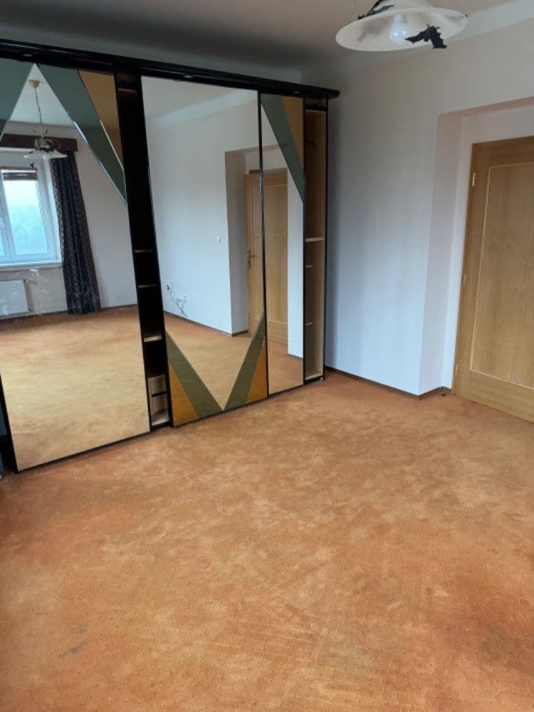 Prenájom bytu 3-izbový 100 m², Štíhlická, Vyžlovka, Středočeský kraj Prenájom bytu 3-izbový 100 m², Štíhlická, Vyžlovka, Středočeský kraj